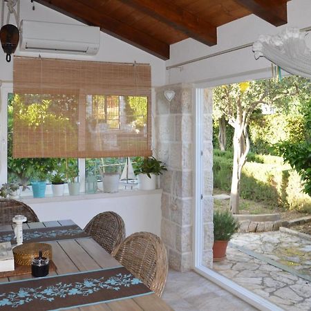 Issa Holiday Home - 3 Min Walk To Beach Kastela Dış mekan fotoğraf