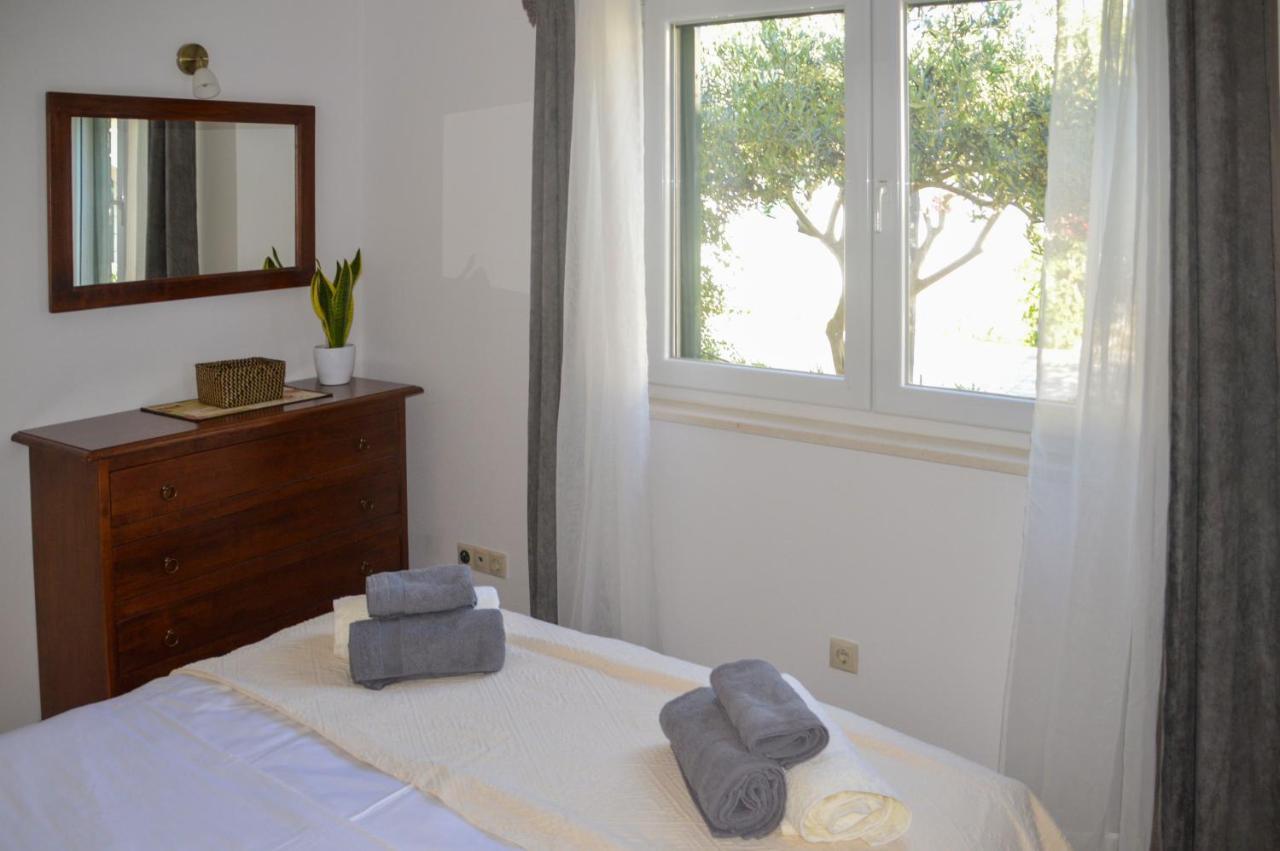 Issa Holiday Home - 3 Min Walk To Beach Kastela Dış mekan fotoğraf